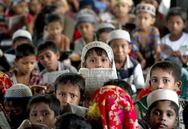 റോഹിങ്ക്യന് മുസ്ലിംകള്ക്ക് ആശ്വാസമായി റഖൈന് പ്രവിശ്യയില് അടിയന്തരാവസ്ഥ പിന്വലിച്ചു റോഹിങ്ക്യന് മുസ്ലിംകള്ക്ക് ആശ്വാസമായി റഖൈന് പ്രവിശ്യയില് അടിയന്തരാവസ്ഥ പിന്വലിച്ചു