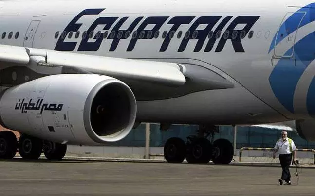 ഈജിപ്ഷ്യന്‍ വിമാനം റാഞ്ചി