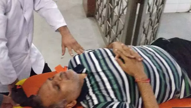 കെജ്‍രിവാളിന്റെ സമരം എട്ടാം ദിവസത്തില്‍: സത്യേന്ദ്ര ജെയിനിനെ ആശുപത്രിയിലേക്ക് മാറ്റി