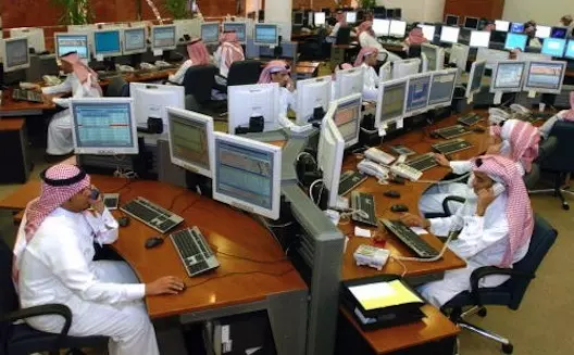 സ്വദേശികള്‍ക്ക് കൂടുതല്‍ അവസരത്തിനായി സൗദി തൊഴില്‍ ചട്ടങ്ങളില്‍ ഭേദഗതി വരുത്തുന്നു