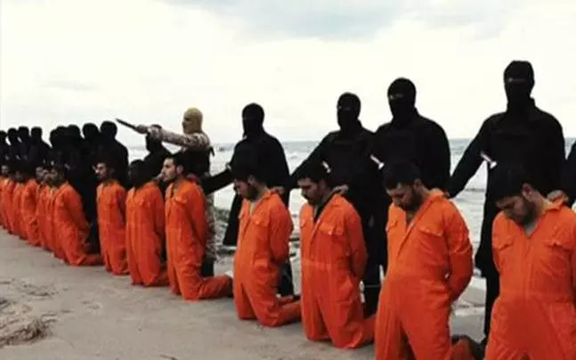 എണ്ണവില കുറഞ്ഞു; ഐഎസ് ഭീകരര് മീന്കച്ചവടം തുടങ്ങി എണ്ണവില കുറഞ്ഞു; ഐഎസ് ഭീകരര് മീന്കച്ചവടം തുടങ്ങി