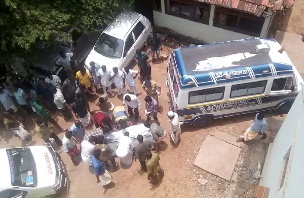 കമ്പക്കാരന് കൃഷ്ണന്കുട്ടിക്കായി തിരച്ചില് ഊര്ജ്ജിതമാക്കി ക്രൈംബ്രാഞ്ച് കമ്പക്കാരന് കൃഷ്ണന്കുട്ടിക്കായി തിരച്ചില് ഊര്ജ്ജിതമാക്കി ക്രൈംബ്രാഞ്ച്