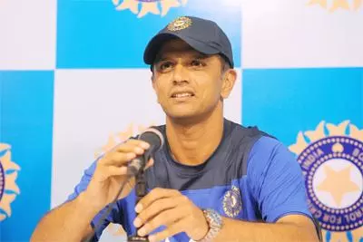 ഐപിഎല്‍ നിര്‍ത്തിയാല്‍ വരള്‍ച്ച പരിഹരിക്കുമെങ്കില്‍ കളി ഉപേക്ഷിക്കാവുന്നതാണെന്ന് ദ്രാവിഡ്