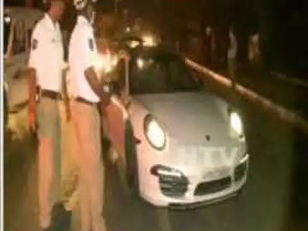 അപകടകരമായ രീതിയില് വാഹനമോടിച്ച കേന്ദ്രമന്ത്രിയുടെ മകനെതിരെ കേസെടുത്തു അപകടകരമായ രീതിയില് വാഹനമോടിച്ച കേന്ദ്രമന്ത്രിയുടെ മകനെതിരെ കേസെടുത്തു