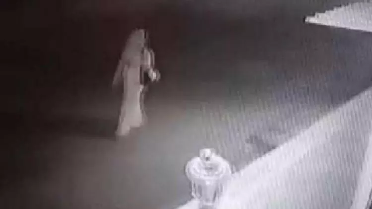 കെജി ഹള്ളി അതിക്രമം യുവതിയും സഹോദരി ഭര്ത്താവും മുന്കൂട്ടി തയാറാക്കിയ തിരക്കഥയെന്ന് പൊലീസ് കെജി ഹള്ളി അതിക്രമം യുവതിയും സഹോദരി ഭര്ത്താവും മുന്കൂട്ടി തയാറാക്കിയ തിരക്കഥയെന്ന് പൊലീസ്