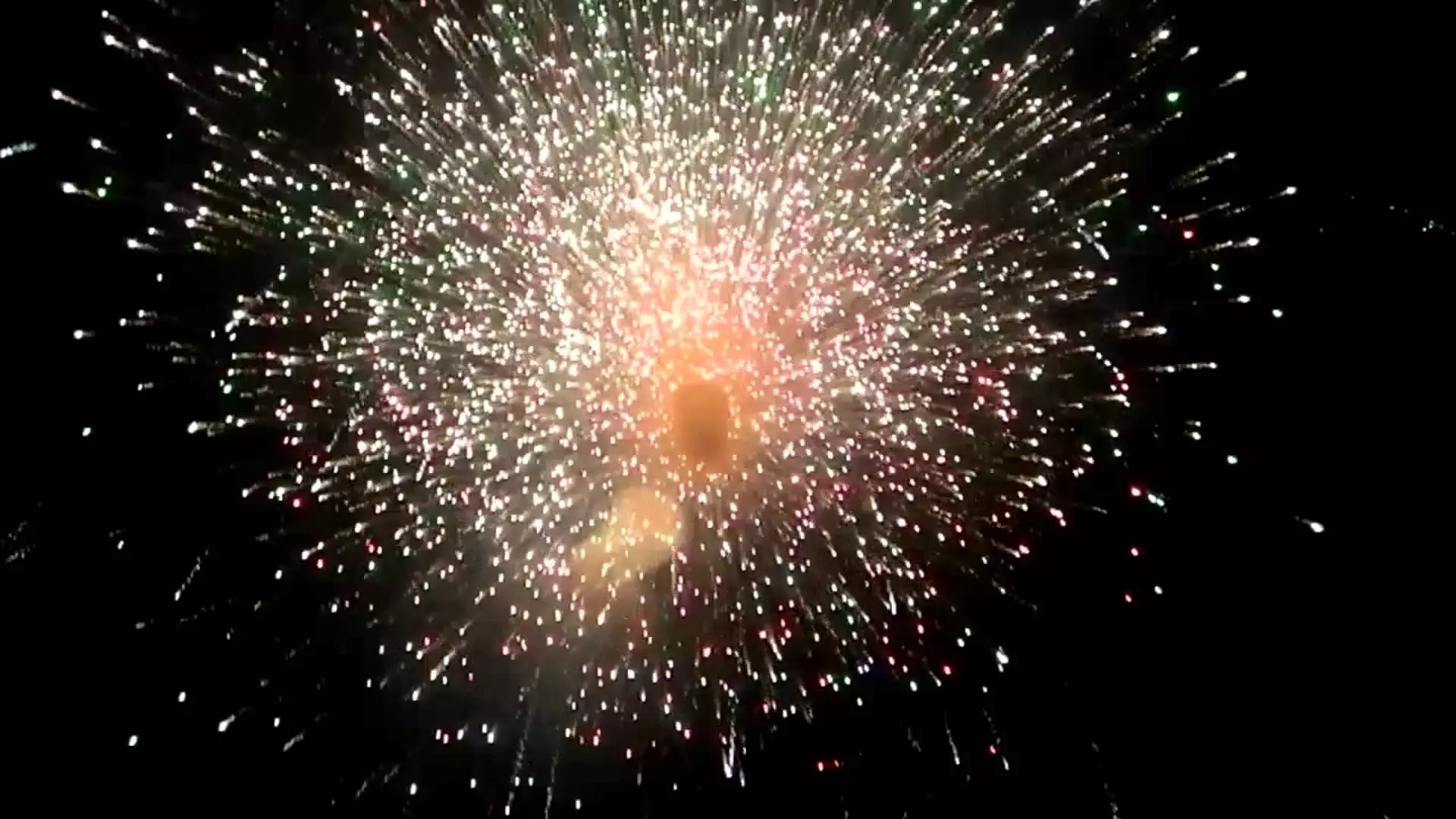 സാമ്പിള്‍ വെടിക്കെട്ടോടെ പൂര ആഘോഷങ്ങള്‍ക്ക് തുടക്കം