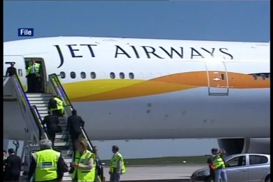 ബോംബ് ഭീഷണി ; ജെറ്റ് എയര്വേയ്സ് വിമാനം പിടിച്ചിട്ടു ബോംബ് ഭീഷണി ; ജെറ്റ് എയര്വേയ്സ് വിമാനം പിടിച്ചിട്ടു