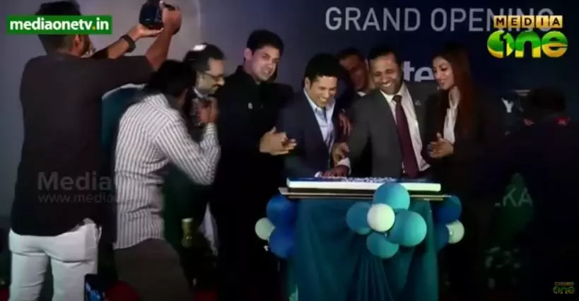 സച്ചിന്‍ ബ്ലാസ്റ്റേഴ്‌സ് ഓഹരികള്‍ വില്‍ക്കാനൊരുങ്ങുന്നു