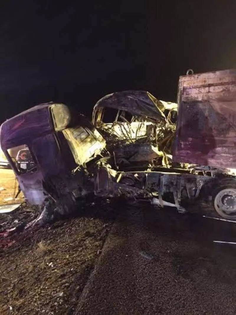 സൗദിയിൽ  ട്രക്കും ബസും കൂട്ടിയിടിച്ച് കത്തി 15 പേര്‍ മരിച്ചു