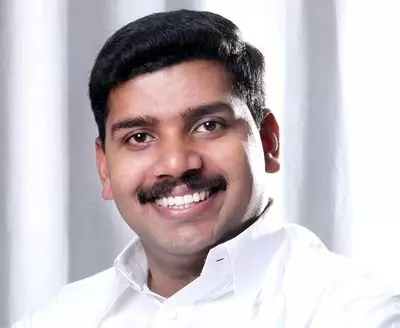 മലമ്പുഴയിലെ തോല്‍വി: വി എസ് ജോയിയുടെ രാജി ആവശ്യപ്പെട്ട് കെഎസ്‍യു പ്രവര്‍ത്തകര്‍