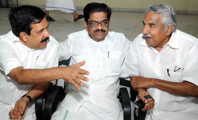 നേതൃമാറ്റം വേണമെന്ന് എ വിഭാഗം; ചര്ച്ചകള്ക്കായി നേതാക്കള് ഡല്ഹിയിലേക്ക് നേതൃമാറ്റം വേണമെന്ന് എ വിഭാഗം; ചര്ച്ചകള്ക്കായി നേതാക്കള് ഡല്ഹിയിലേക്ക്