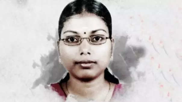 സി.സി.ടി.വി ദൃശ്യങ്ങളിലുള്ളത് ജിഷയാണെന്ന് ഉറപ്പില്ലെന്ന് സഹോദരി ദീപ സി.സി.ടി.വി ദൃശ്യങ്ങളിലുള്ളത് ജിഷയാണെന്ന് ഉറപ്പില്ലെന്ന് സഹോദരി ദീപ