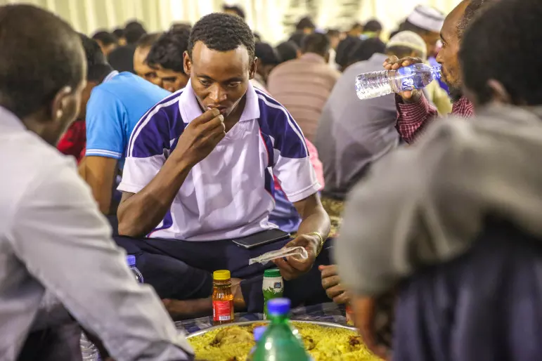 ഖത്തറില്‍ തൊഴിലാളികള്‍ക്ക് നോമ്പുതുറ വിഭവങ്ങള്‍ ഒരുക്കി മലയാളി വനിതകള്‍