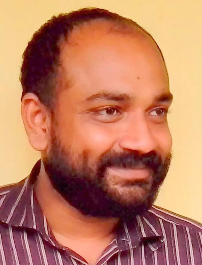 ഈ പരാജയം എന്റെ അവസാനം കൂടിയാണ്; നിസഹായനായ ഒരു വില്ലേജ് ഓഫീസറുടെ ഫേസ്‍ബുക്ക് കുറിപ്പ്