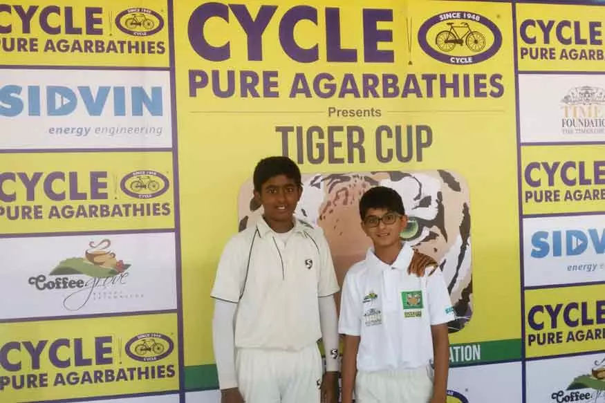 ശതകം കുറിച്ച് ദ്രാവിഡിന്റെ മകന് ശതകം കുറിച്ച് ദ്രാവിഡിന്റെ മകന്