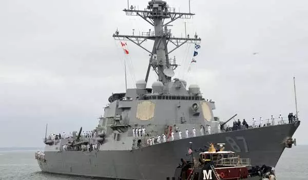 യുഎസ് യുദ്ധക്കപ്പലിന് നേരെ ഹൂതികളുടെ റോക്കറ്റ് ആക്രമണം