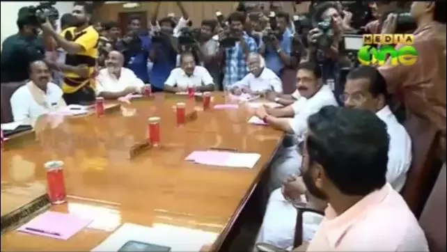 റാങ്ക് ലിസ്റ്റുകളുടെ കാലാവധി നീട്ടാന് സര്ക്കാര് പിഎസ്സിയോട് ആവശ്യപ്പെടും റാങ്ക് ലിസ്റ്റുകളുടെ കാലാവധി നീട്ടാന് സര്ക്കാര് പിഎസ്സിയോട് ആവശ്യപ്പെടും