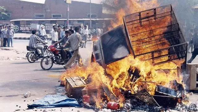 ഗുജറാത്ത് കലാപക്കേസ് പ്രതിയെ ഇന്ത്യയ്ക്ക് കൈമാറി ഗുജറാത്ത് കലാപക്കേസ് പ്രതിയെ ഇന്ത്യയ്ക്ക് കൈമാറി