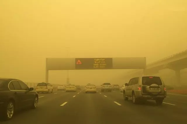 യുഎഇയില് പൊടിക്കാറ്റ് രൂക്ഷമാകാന് സാധ്യതയെന്ന് മുന്നറിയിപ്പ് യുഎഇയില് പൊടിക്കാറ്റ് രൂക്ഷമാകാന് സാധ്യതയെന്ന് മുന്നറിയിപ്പ്