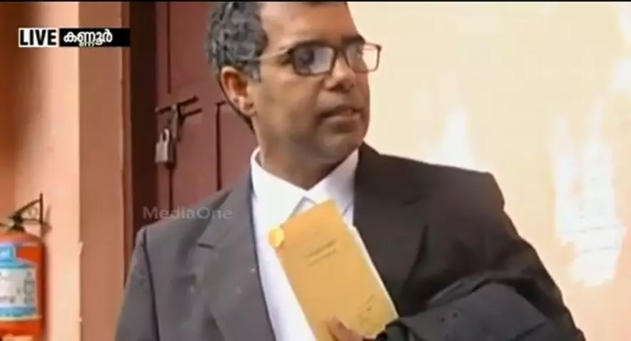 എ.പി അബ്ദുളളക്കുട്ടി ഇനി അഭിഭാഷക വേഷത്തില് എ.പി അബ്ദുളളക്കുട്ടി ഇനി അഭിഭാഷക വേഷത്തില്