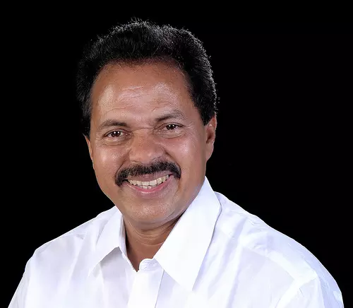 മാധ്യമപ്രവര്‍ത്തകര്‍ക്ക് വോട്ട് ചെയ്യാന്‍ അവസരമൊരുക്കണമെന്ന് പി ടി തോമസ്