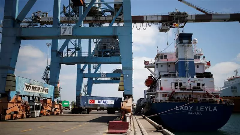 ഗസയിലേക്ക് പെരുന്നാള് സഹായവുമായി തുര്ക്കി കപ്പല് ഗസയിലേക്ക് പെരുന്നാള് സഹായവുമായി തുര്ക്കി കപ്പല്