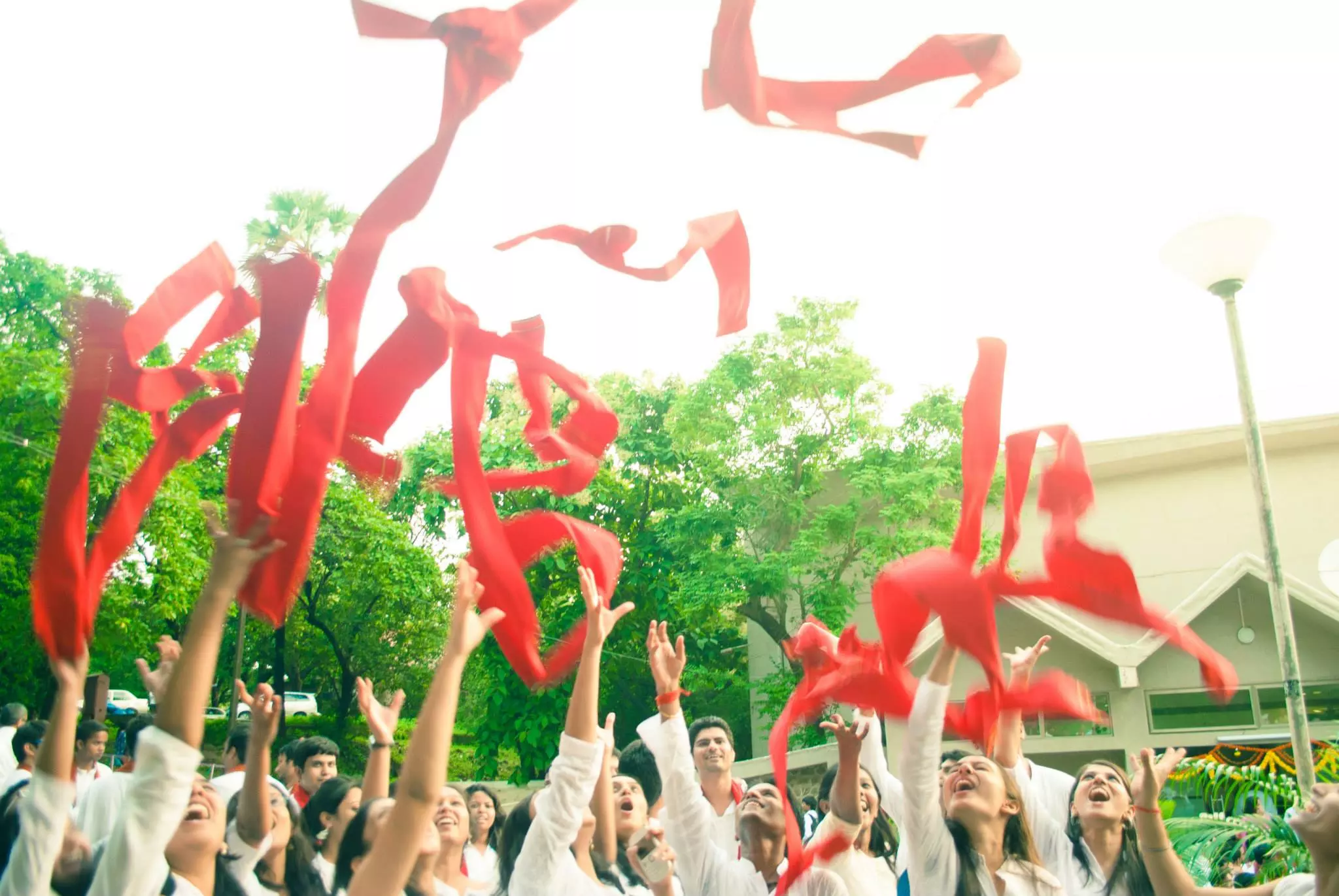 ഐ.ഐ.ടി വിദ്യാര്ഥികള്ക്ക് ദേശഭക്തിയുണ്ടാകാന് ഖാദിയുടുപ്പിക്കും ഐ.ഐ.ടി വിദ്യാര്ഥികള്ക്ക് ദേശഭക്തിയുണ്ടാകാന് ഖാദിയുടുപ്പിക്കും