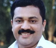 വോട്ട് അമ്പെയ്ത് വീഴ്‍ത്താന്‍ ഹാരിസ്