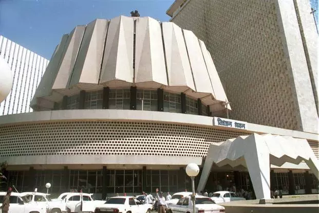 മഹാരാഷ്ട്രയില്‍ 10 പുതുമുഖങ്ങളെ ഉള്‍പ്പെടുത്തി മന്ത്രിസഭ പുനഃസംഘടിപ്പിച്ചു