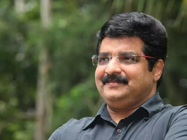 കോലീബി സഖ്യവും ചെക്ക് കേസുകളും എം കെ മുനീറിനെതിരെ ആയുധമാക്കി എല്ഡിഎഫ് കോലീബി സഖ്യവും ചെക്ക് കേസുകളും എം കെ മുനീറിനെതിരെ ആയുധമാക്കി എല്ഡിഎഫ്