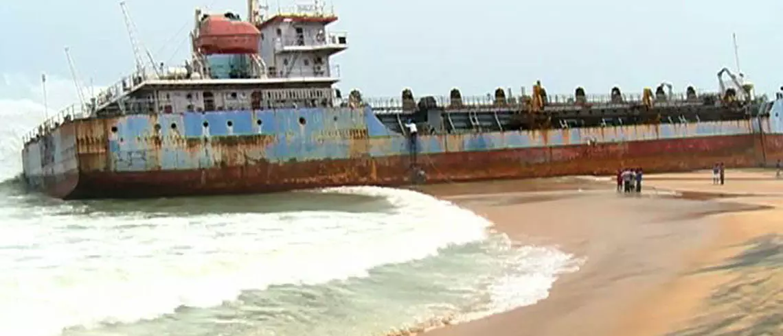 കൊല്ലം കാക്കത്തോപ്പ് തീരത്ത് നിരവധി വീടുകള്‍ കടലെടുത്തു