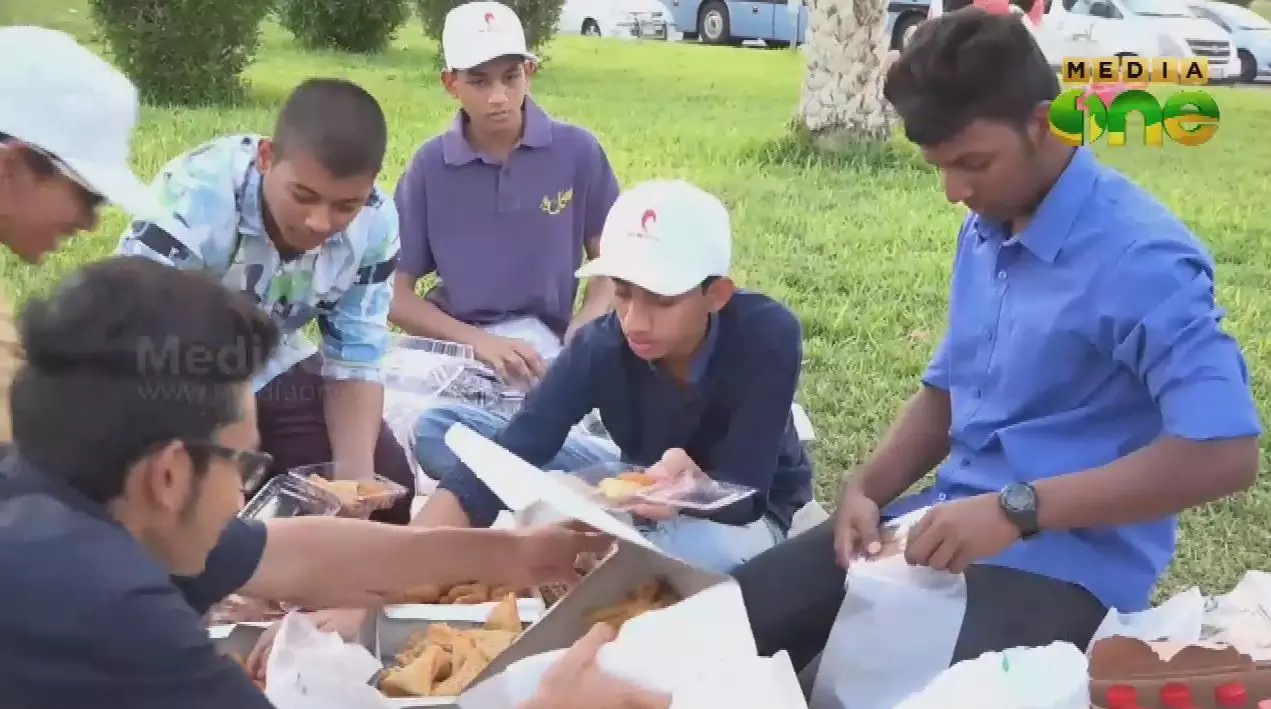 മക്കയില് നോമ്പുതുറയൊരുക്കി ഒരു കൂട്ടം മലയാളി വിദ്യാര്ഥികള് മക്കയില് നോമ്പുതുറയൊരുക്കി ഒരു കൂട്ടം മലയാളി വിദ്യാര്ഥികള്