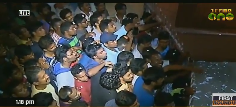 കബാലിക്ക് കേരളത്തിലും ഉജ്വല വരവേല്‍പ്പ്