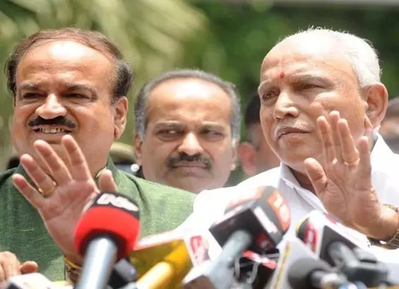 ആ കത്ത് തീരുമാനിക്കും കര്ണാടകയിലെ ബിജെപി സര്ക്കാരിന്റെ ഭാവി ആ കത്ത് തീരുമാനിക്കും കര്ണാടകയിലെ ബിജെപി സര്ക്കാരിന്റെ ഭാവി