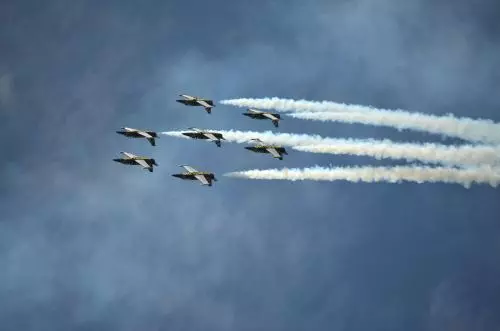 കാണാതായ വ്യോമസേന വിമാനത്തിനായുള്ള തെരച്ചില് തീരപ്രദേശത്തേക്ക് വ്യാപിപ്പിച്ചു കാണാതായ വ്യോമസേന വിമാനത്തിനായുള്ള തെരച്ചില് തീരപ്രദേശത്തേക്ക് വ്യാപിപ്പിച്ചു