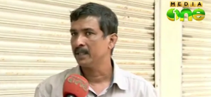 ഗവ. പ്ലീഡര്‍ ധനേഷ് മാത്യു മാഞ്ഞൂരാന്‍ സ്ത്രീയെ കടന്നു പിടിക്കുന്നത് കണ്ടതായി ദൃക്സാക്ഷി