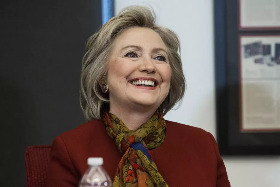 ഹിലരി ക്ലിന്‍റണ്‍ ഡെമോക്രാറ്റിക് പാര്‍ട്ടി സ്ഥാനാര്‍ഥിത്വം സ്വീകരിച്ചു