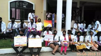 കാരക്കോണം സിഎസ്ഐ മെഡിക്കല് കോളജിലെ ഹൌസ് സര്ജന്മാരുടെ സമരം 9 ദിവസം പിന്നിട്ടു കാരക്കോണം സിഎസ്ഐ മെഡിക്കല് കോളജിലെ ഹൌസ് സര്ജന്മാരുടെ സമരം 9 ദിവസം പിന്നിട്ടു