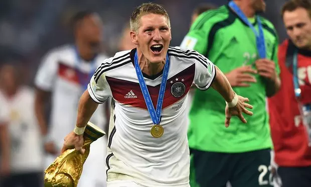 ഷ്വെയ്ന്സ്റ്റൈഗര് അന്താരാഷ്ട്ര ഫുട്ബോളില് നിന്നും വിരമിച്ചു ഷ്വെയ്ന്സ്റ്റൈഗര് അന്താരാഷ്ട്ര ഫുട്ബോളില് നിന്നും വിരമിച്ചു