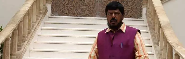 നിങ്ങള് ഗോ രക്ഷ നടത്തുമ്പോള് മാനവ രക്ഷ ആരു ചെയ്യുമെന്ന് മോദി മന്ത്രിസഭയിലെ അംഗം നിങ്ങള് ഗോ രക്ഷ നടത്തുമ്പോള് മാനവ രക്ഷ ആരു ചെയ്യുമെന്ന് മോദി മന്ത്രിസഭയിലെ അംഗം