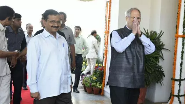 ആംആദ്മി സര്‍ക്കാരിന് തിരിച്ചടി; ഭരണ ചുമതല ലഫ്റ്റനന്‍റ് ഗവര്‍ണര്‍ക്ക്