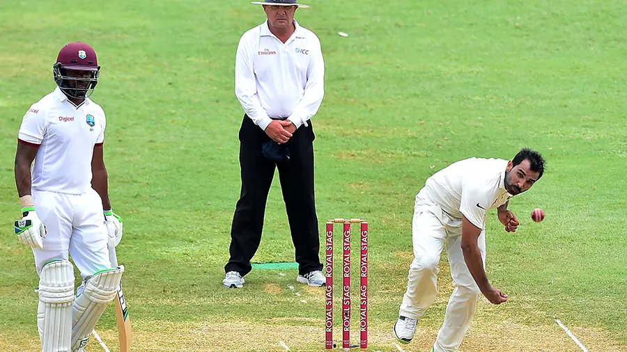 ഇന്ത്യ ഇന്നിങ്സ്‍ ജയത്തിലേക്ക്