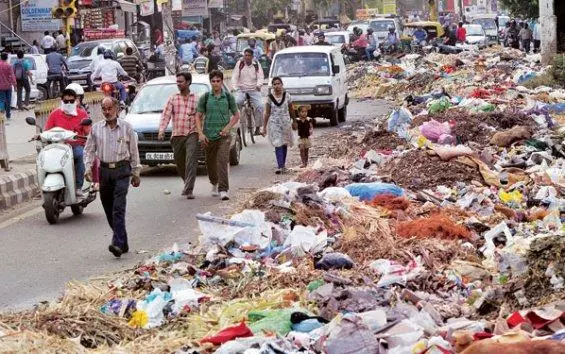 മാലിന്യപ്രശ്നം: കൊച്ചിയില് പ്രതിപക്ഷ കൌണ്സിലര്മാരുടെ ധര്ണ മാലിന്യപ്രശ്നം: കൊച്ചിയില് പ്രതിപക്ഷ കൌണ്സിലര്മാരുടെ ധര്ണ