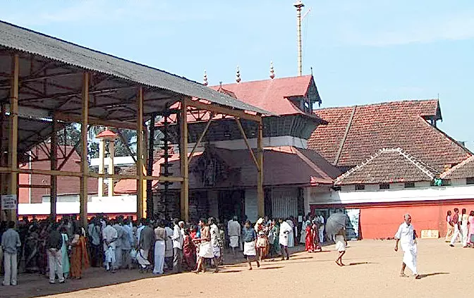 ഗുരുവായൂര്‍ ക്ഷേത്രവികസനത്തിന് 30 കടമുറികള്‍ ഒഴിപ്പിക്കും