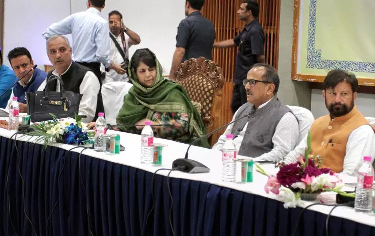 കശ്മീരിലെ സംഘര്‍ഷം സംബന്ധിച്ച് പ്രദേശവാസികളുമായി തുറന്ന ചര്‍ച്ച നടത്തുമെന്ന് പ്രധാനമന്ത്രി