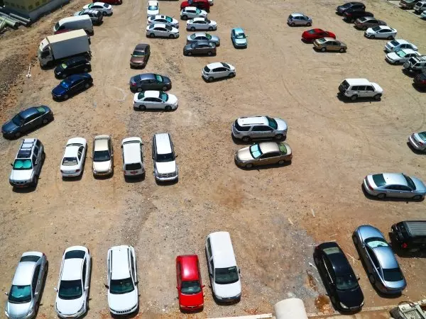 മസ്കത്തില്‍ നിയമം ലംഘിച്ച് വാഹനങ്ങള്‍ പാര്‍ക്ക് ചെയ്യുന്നവര്‍ക്കുള്ള പിഴ ഉയര്‍ത്തും