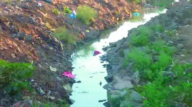 അമ്മയെ വിളിച്ച് കരഞ്ഞ കുഞ്ഞിനെ പിതാവ് കനാലിലെറിഞ്ഞു കൊന്നു അമ്മയെ വിളിച്ച് കരഞ്ഞ കുഞ്ഞിനെ പിതാവ് കനാലിലെറിഞ്ഞു കൊന്നു