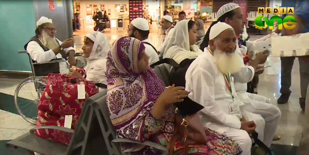 കേരളത്തില്‍ നിന്നുള്ള ഹജ്ജ് തീര്ത്ഥാടകരുടെ ആദ്യ സംഘം പുറപ്പെട്ടു