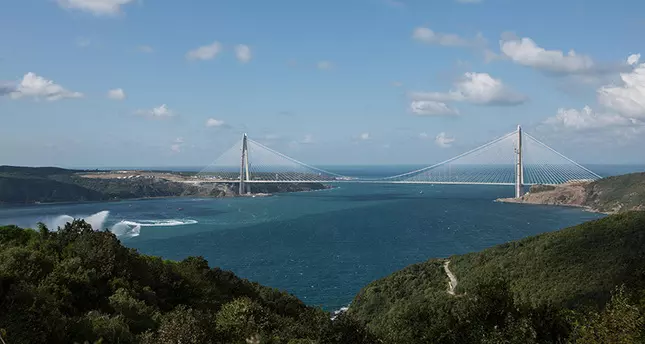 രണ്ട് വന്കരകളെ ബന്ധിപ്പിക്കുന്ന ലോകത്തെ പടുകൂറ്റന് പാലം തുര്ക്കിയില് ഇന്ന് തുറക്കം രണ്ട് വന്കരകളെ ബന്ധിപ്പിക്കുന്ന ലോകത്തെ പടുകൂറ്റന് പാലം തുര്ക്കിയില് ഇന്ന് തുറക്കം