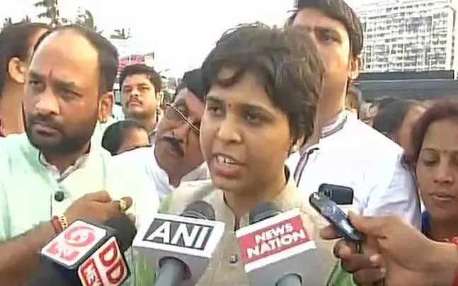 തൃപ്തി ദേശായി മുംബൈ ഹാജി അലി ദര്‍ഗയില്‍ പ്രവേശിച്ചു